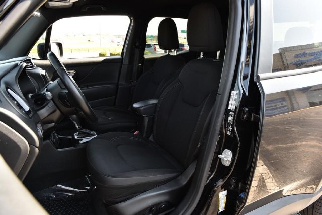 Used 2022 Jeep Renegade Altitude w/ Convenience Group AWD/4WD image 19