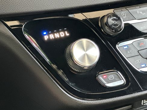 Used 2025 Chrysler Pacifica Select FWD image 22