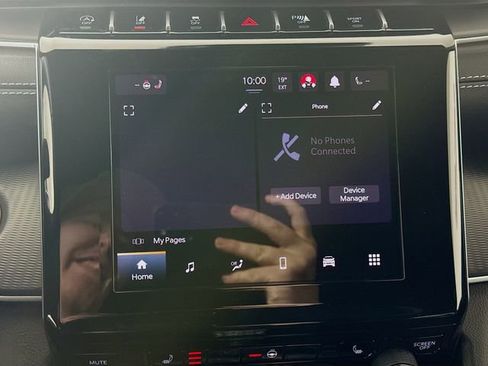 Used 2024 Jeep Grand Cherokee Altitude image 14