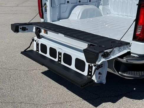 New 2026 GMC Sierra 1500 SLT AWD/4WD image 6