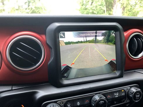 Used 2021 Jeep Gladiator Rubicon image 11