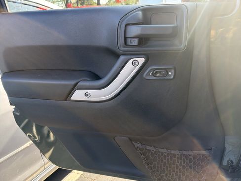 Certified 2015 Jeep Wrangler Rubicon w/ Power Convenience Group image 24