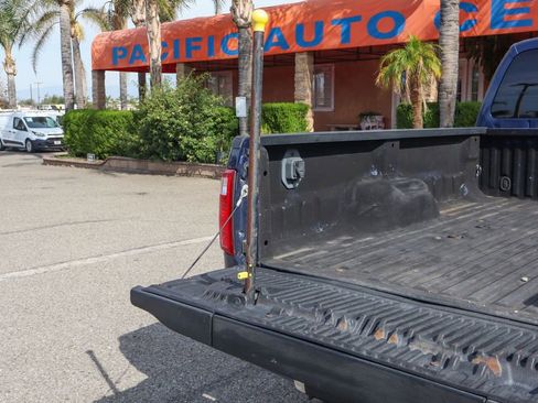 Used 2011 Ford F250 Lariat w/ Lariat Interior Pkg image 10