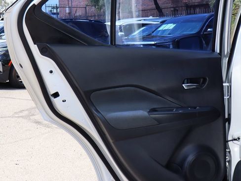 Used 2018 Nissan Kicks SV FWD image 32