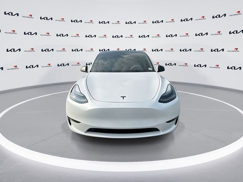 Used 2022 Tesla Model Y Performance AWD/4WD image 3