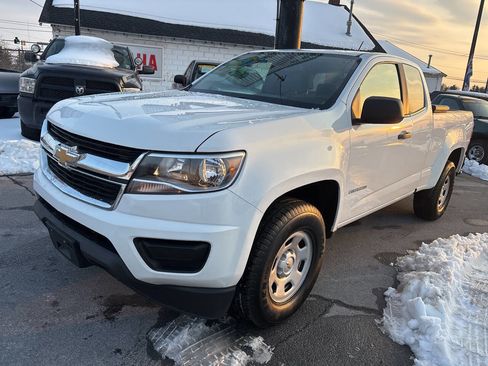 Used 2020 Chevrolet Colorado W/T w/ WT Convenience Package RWD image 1