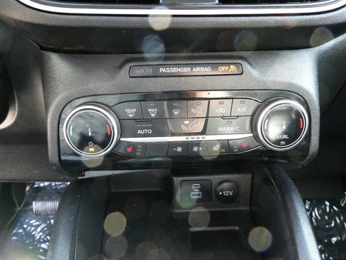 Used 2022 Ford Escape SEL FWD image 19