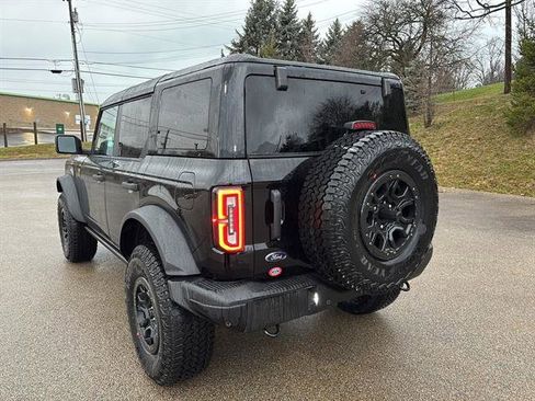 New 2025 Ford Bronco Badlands image 2