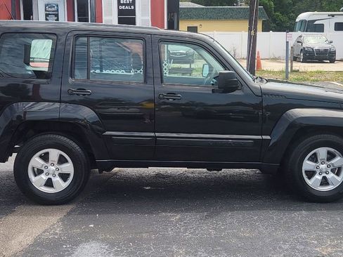 Used 2012 Jeep Liberty Sport AWD/4WD image 7