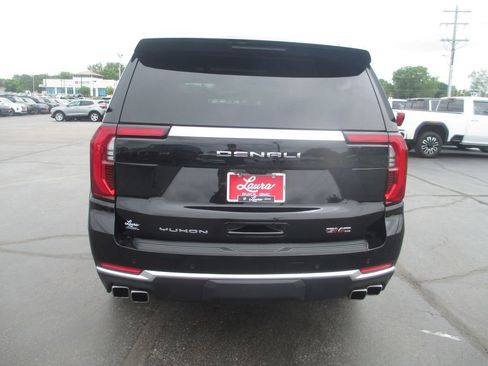Used 2025 GMC Yukon Denali w/ Denali Reserve Package AWD/4WD image 7