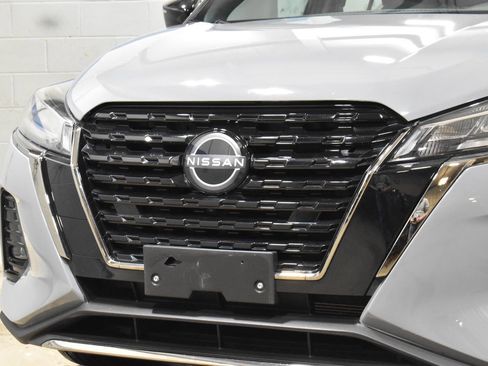 Used 2023 Nissan Kicks SR w/ SR Premium Package image 28