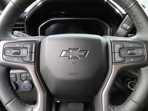 Used 2024 Chevrolet Silverado 2500 ZR2 w/ Technology Package image 65