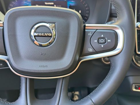 Used 2024 Volvo XC40 B5 Ultimate w/ Protection Package Premier AWD/4WD image 23
