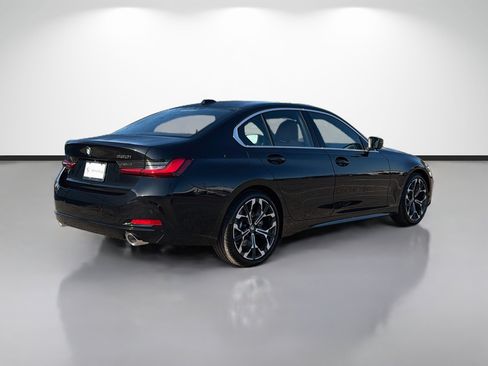 Used 2026 BMW 330i Sedan w/ Premium Package RWD image 3