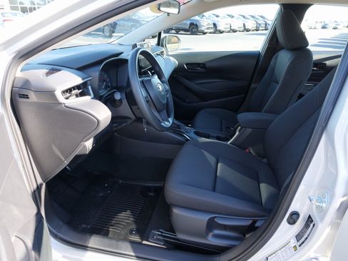 Used 2024 Toyota Corolla LE image 17