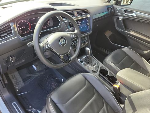 Used 2018 Volkswagen Tiguan SEL Premium AWD/4WD image 23