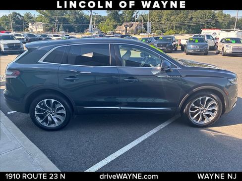 Certified 2022 Lincoln Nautilus Reserve AWD/4WD image 9