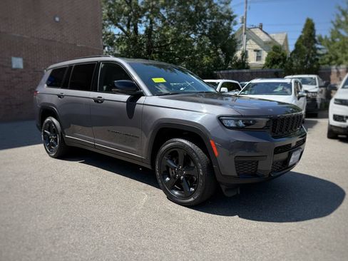 Used 2023 Jeep Grand Cherokee L Laredo AWD/4WD image 3