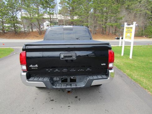 Used 2020 Toyota Tacoma SR5 image 6