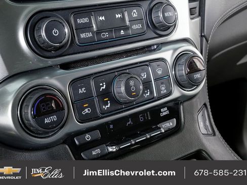 Used 2019 Chevrolet Suburban LT image 18