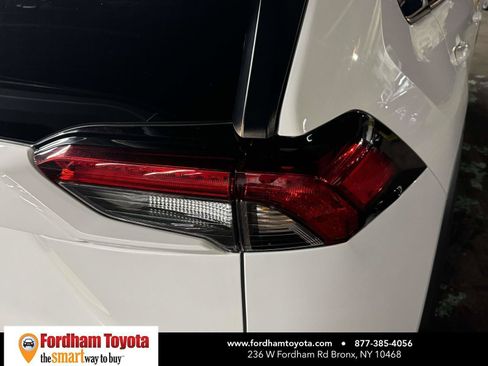 Used 2025 Toyota RAV4 XLE AWD/4WD image 10