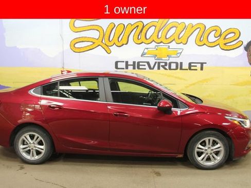 Used 2018 Chevrolet Cruze LT w/ LT Convenience Package FWD image 1