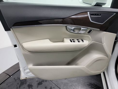 Used 2019 Volvo XC90 T6 Momentum w/ Advanced Package image 13