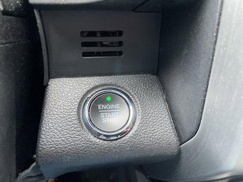 Used 2018 Ford F150 Platinum w/ Equipment Group 701A Luxury image 9