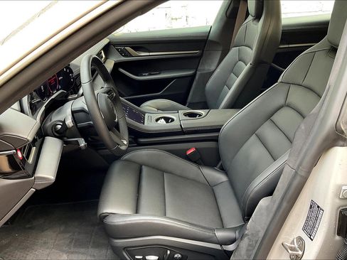 New 2025 Porsche Taycan Turbo image 8