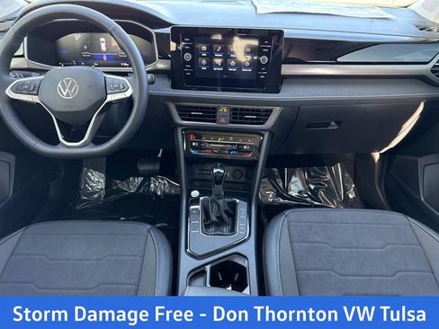 New 2026 Volkswagen Taos SE FWD image 17
