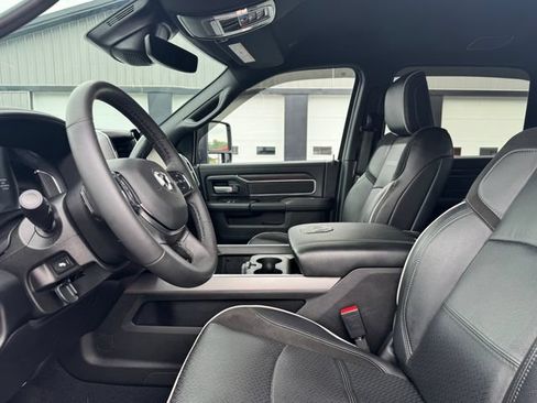Used 2025 RAM 2500 Laramie AWD/4WD image 9