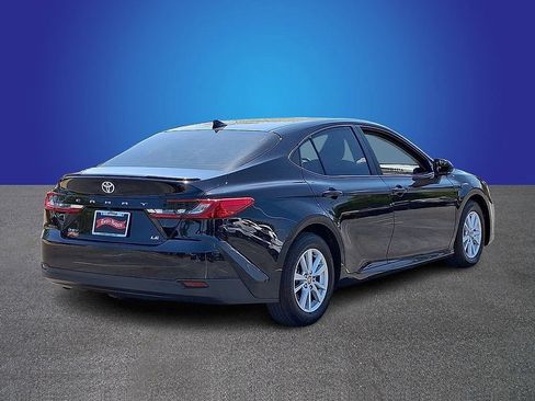 Used 2025 Toyota Camry LE w/ Convenience Package FWD image 4