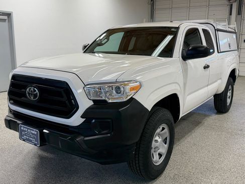 Used 2022 Toyota Tacoma SR image 8