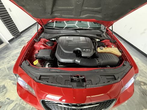 Used 2016 Chrysler 300 S image 28