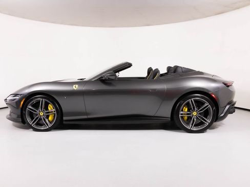 Used 2025 Ferrari Roma Spider RWD image 3