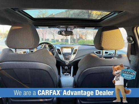 Used 2017 Hyundai Veloster Value Edition image 3