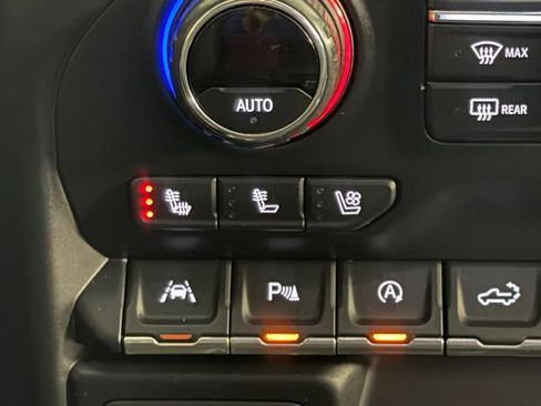 Used 2020 Chevrolet Silverado 1500 LTZ AWD/4WD image 35
