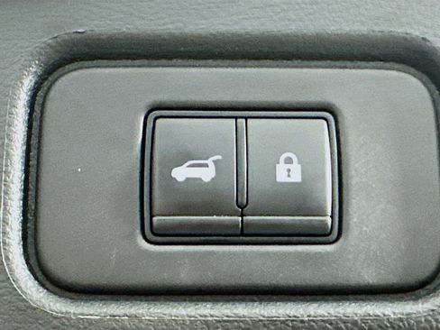 Used 2023 Nissan Pathfinder SL w/ SL Premium Package FWD image 33