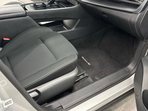 Used 2024 Nissan Rogue S FWD image 30