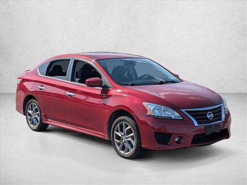 Used 2014 Nissan Sentra SR w/ SR Driver Package FWD image 3