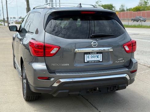 Used 2019 Nissan Pathfinder Platinum AWD/4WD image 9