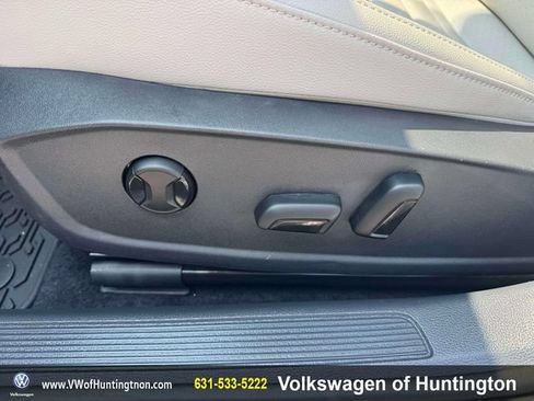 Certified 2023 Volkswagen Jetta SE w/ Panoramic Sunroof Package FWD image 15