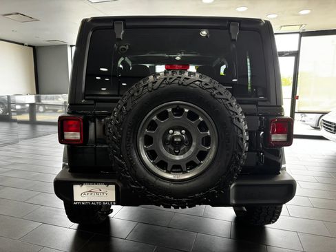 Used 2023 Jeep Wrangler Sport AWD/4WD image 4