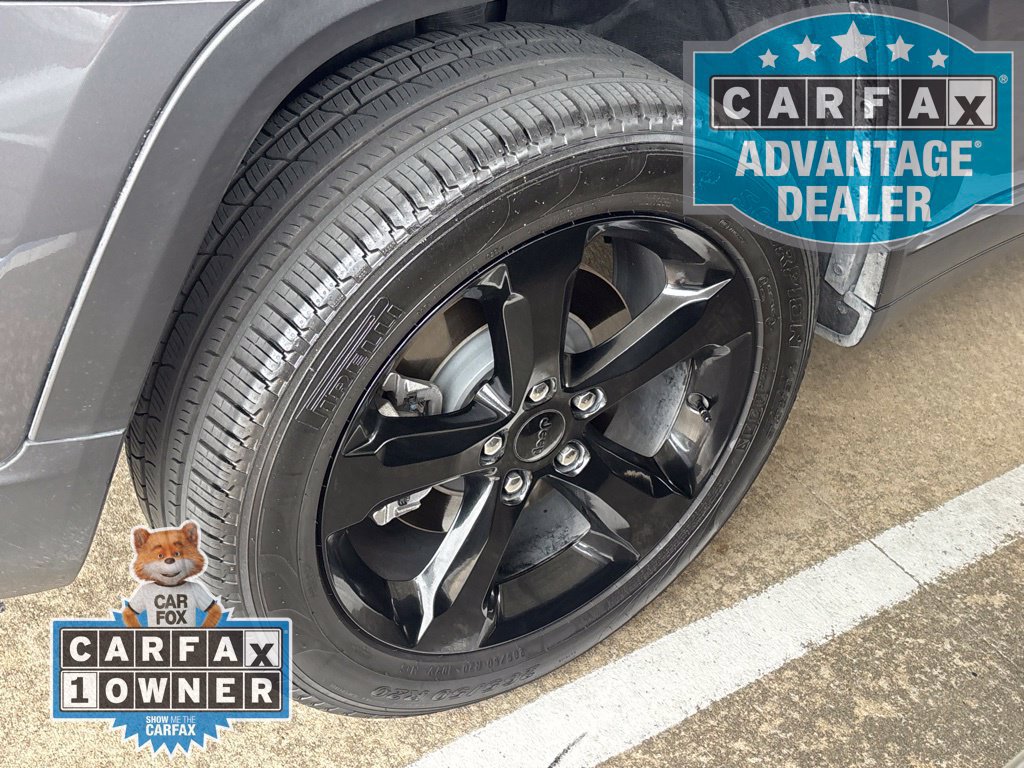 Used 2025 Jeep Grand Cherokee L Limited w/ Black Appearance Package AWD/4WD image 8