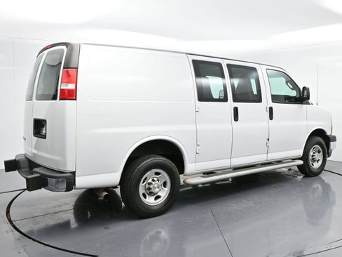 Used 2022 Chevrolet Express 2500 w/ Driver Convenience Package image 7