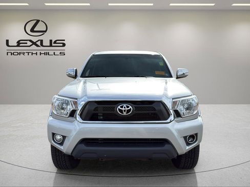 Used 2013 Toyota Tacoma 4x4 Double Cab w/ Limited Pkg image 2