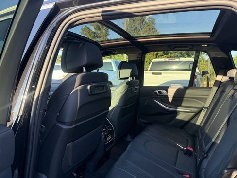 Used 2022 BMW X7 xDrive40i w/ Executive Package AWD/4WD image 12