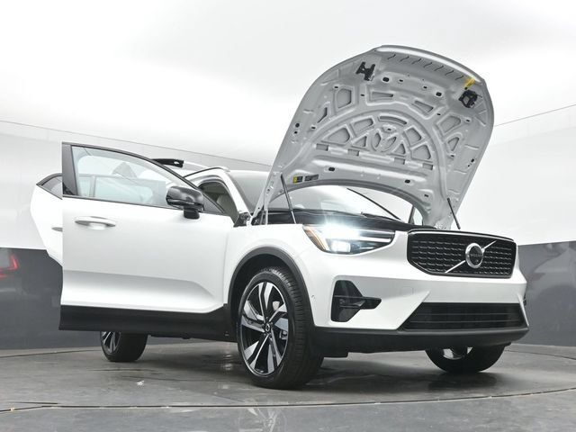 New 2026 Volvo XC40 B5 Ultra w/ Protection Package Premier AWD/4WD image 47