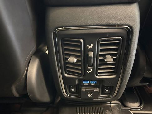 Used 2018 Jeep Grand Cherokee Summit image 23