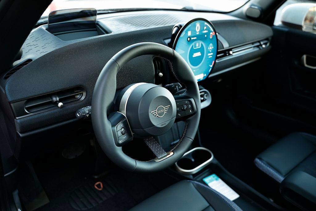 New 2026 MINI Cooper 2-Door Hardtop FWD image 19